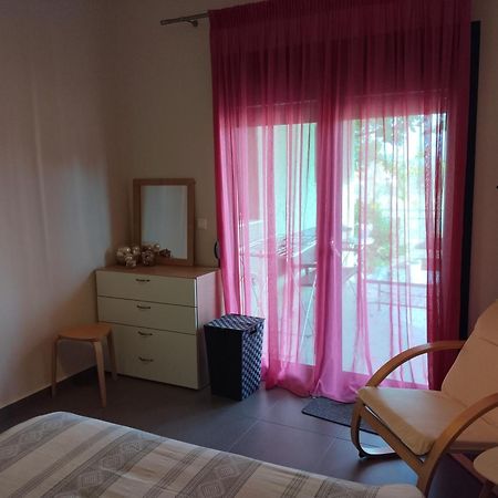 Green Guesthouse โคโมทินี ภายนอก รูปภาพ